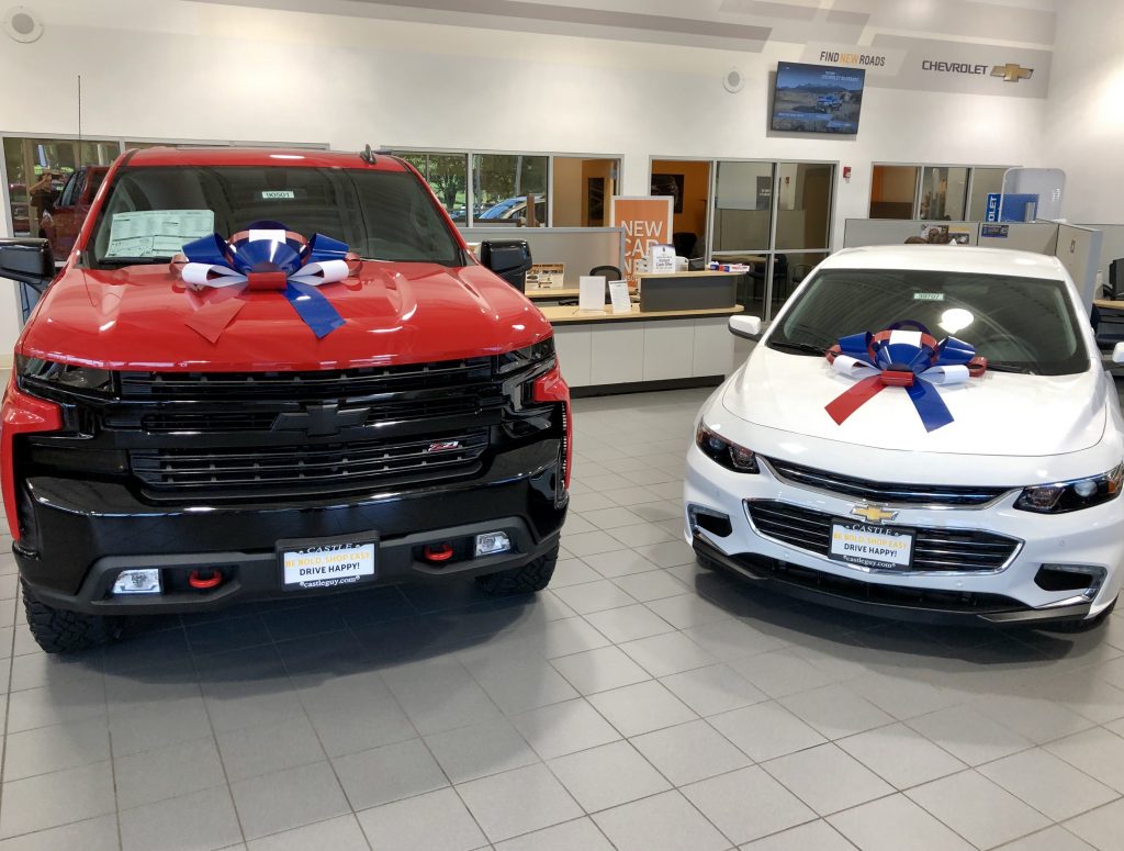 Giant Patriotic Car Bows for your Showroom